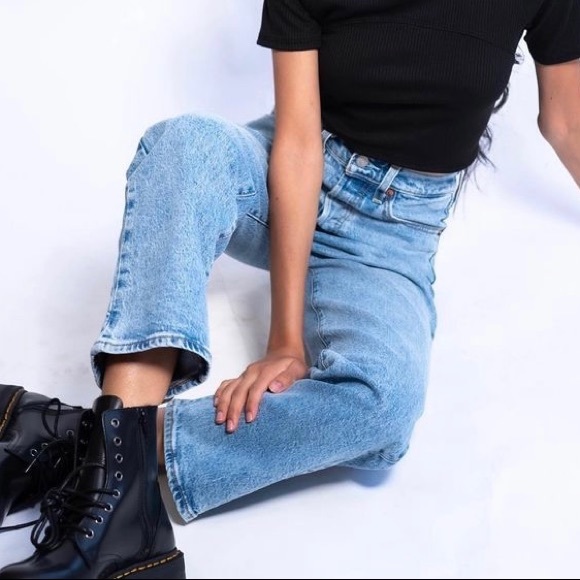 Levi’s Ribcage Straight Ankle Jeans - Picture 4 of 13